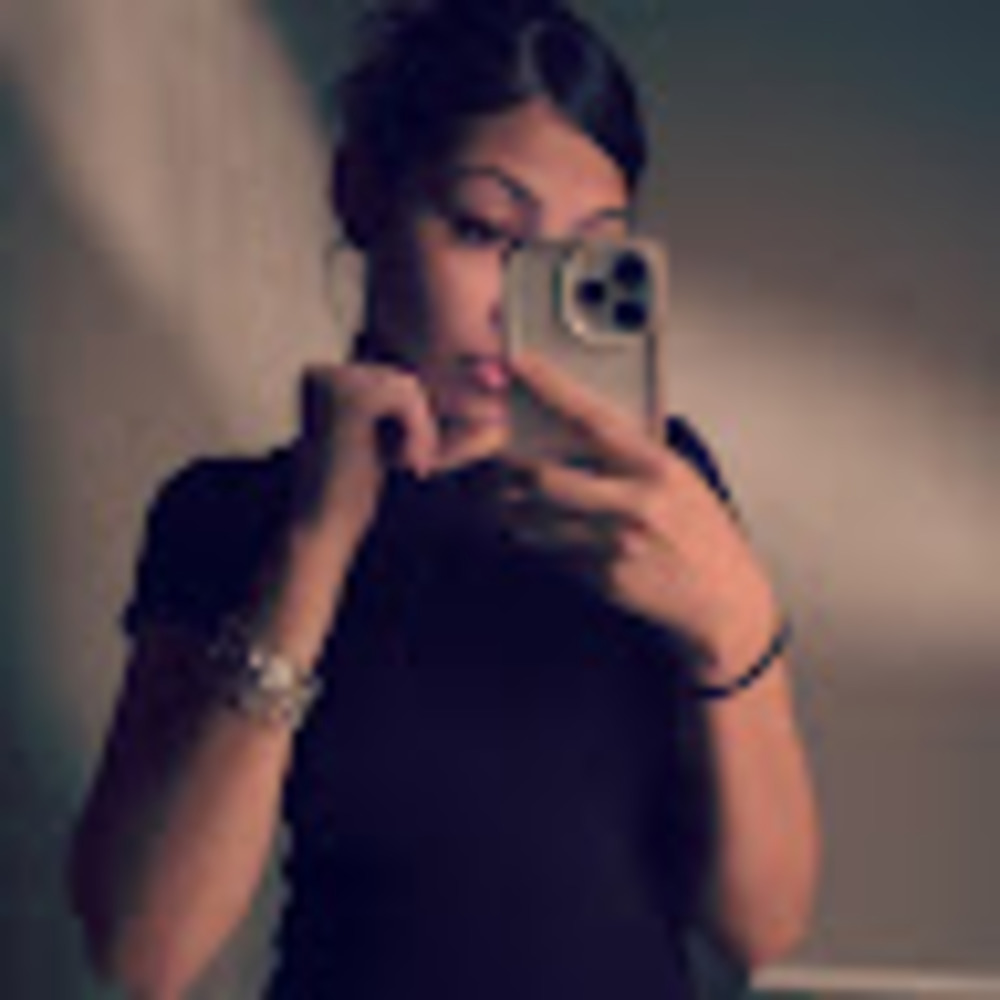 Meet your Posher, Camila